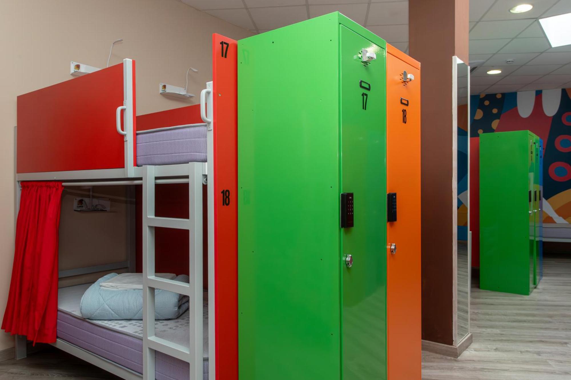 Albergue Hostel Льянес Экстерьер фото